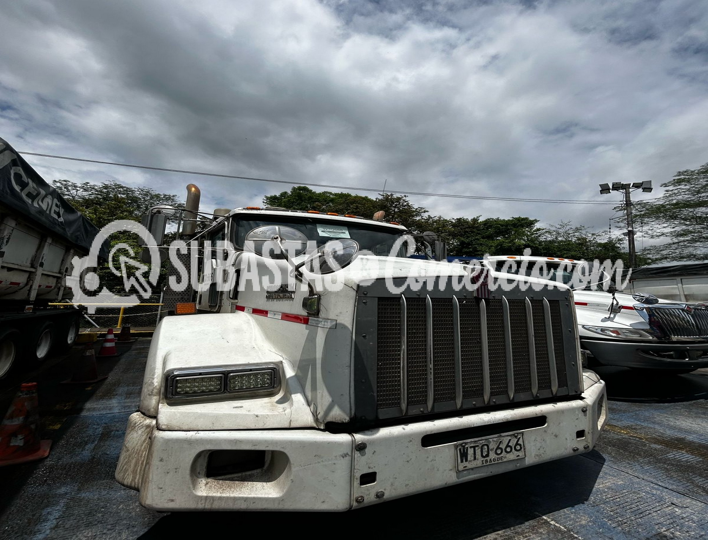 Tractocamion Kenworth T800